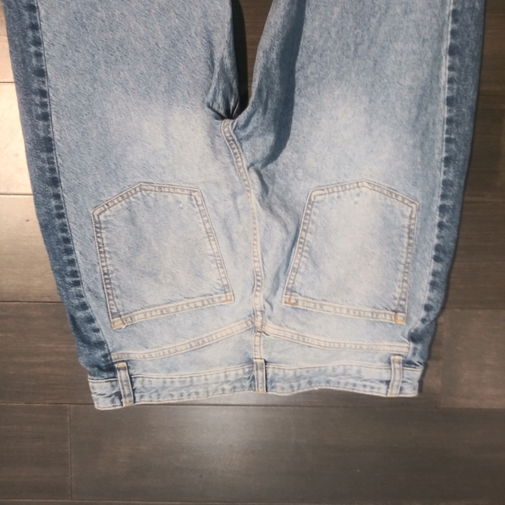 Jeans - Picture 2 of 4